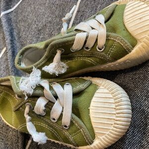 Toddler shoes size 7